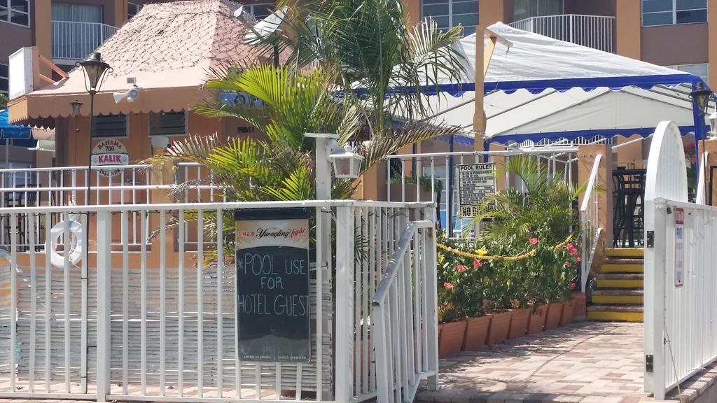 Seaspray Inn Beach Resort Palm Beach Shores Exteriör bild