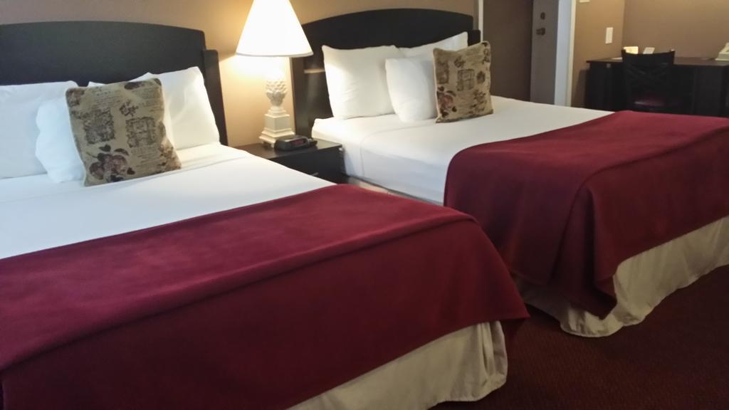 Seaspray Inn Beach Resort Palm Beach Shores Exteriör bild