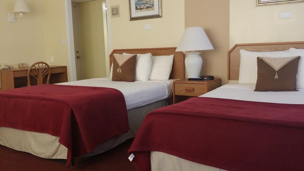 Seaspray Inn Beach Resort Palm Beach Shores Exteriör bild