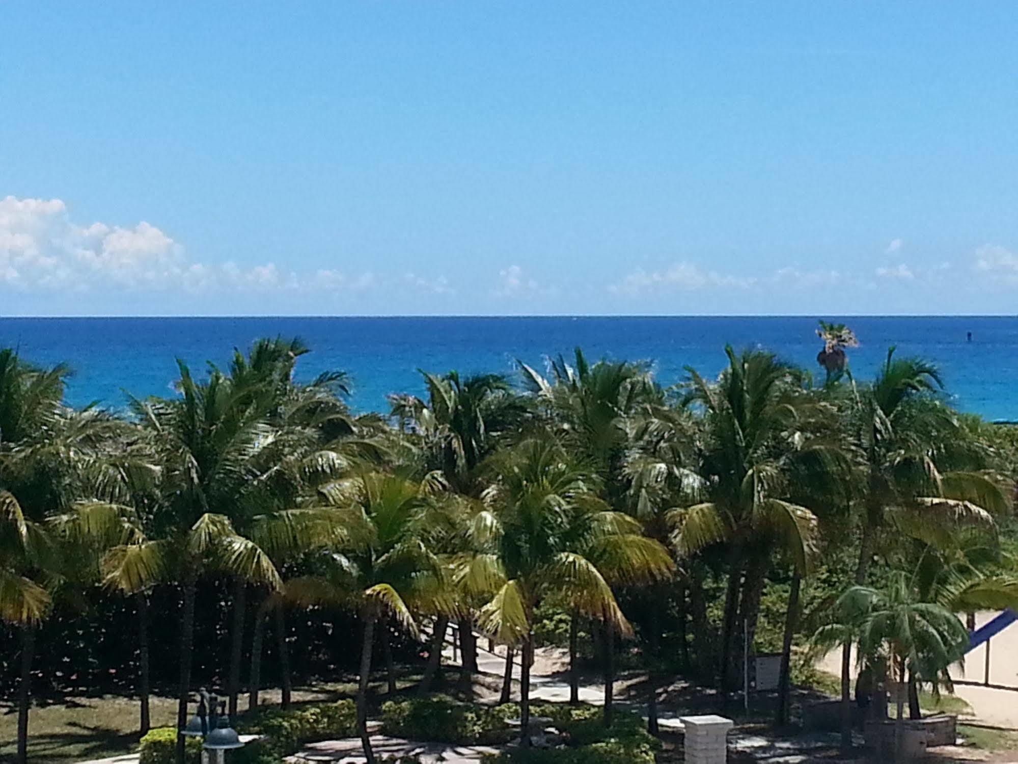 Seaspray Inn Beach Resort Palm Beach Shores Exteriör bild