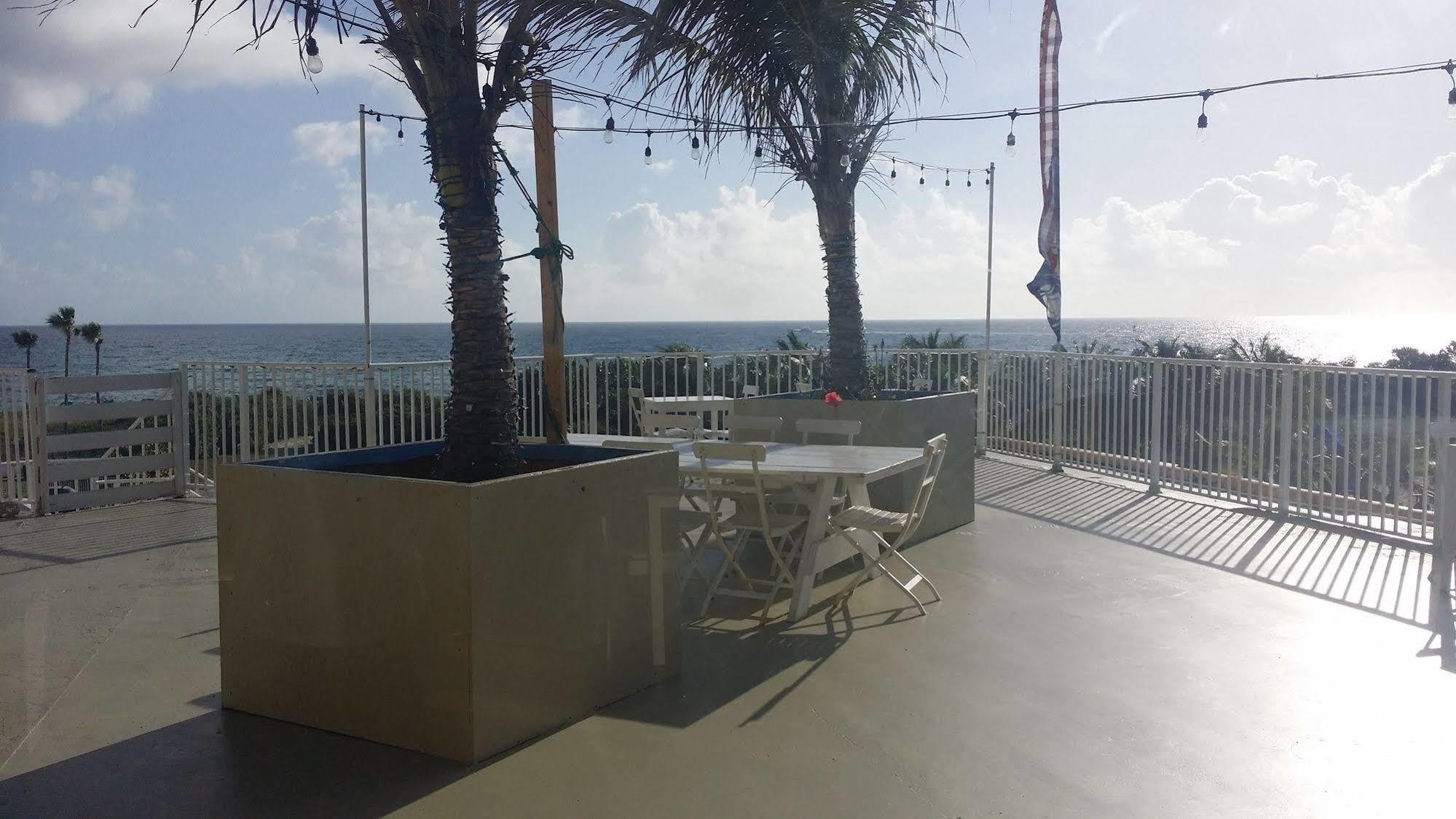 Seaspray Inn Beach Resort Palm Beach Shores Exteriör bild